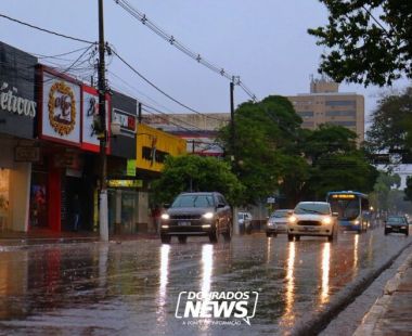 Dourados entra em alerta de tempestade com ventos que podem chegar a 60km/h