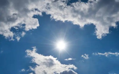 Dia será de sol com algumas nuvens e 